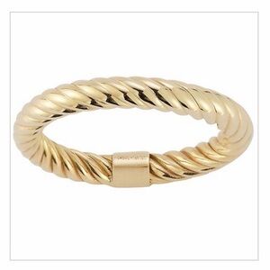 14 Karat gold twist ring, size 7